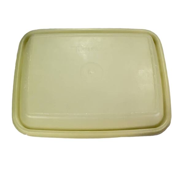 Tupperware Vintage Almond Ice Cream Keeper and Translucent Lid #2 - Picture 5 of 13